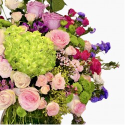 مزهرية المشاعر الجميلة