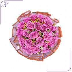 باقة الجوري البنفسجي الرائع