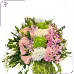 ترتيبة زهور خلابة