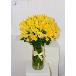 مزهرية زهور ليلي صفراء حالمة