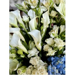 فازة زهور البهجة المتألقة