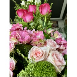 مزهرية أنغام بتلات وردية