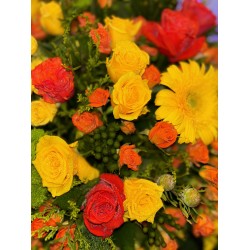 ترتيبة زهور ملونة متألقة