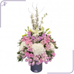 مزهرية زهور رقيقة